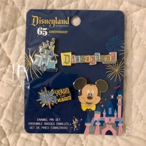NEW Funko Disneyland Pin Set